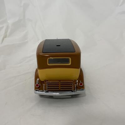-152- MODEL CARS | 1930 Cadillac | Franklin Mint | Die-Cast