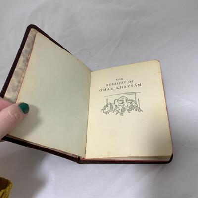 -169- BOOKS | World History
