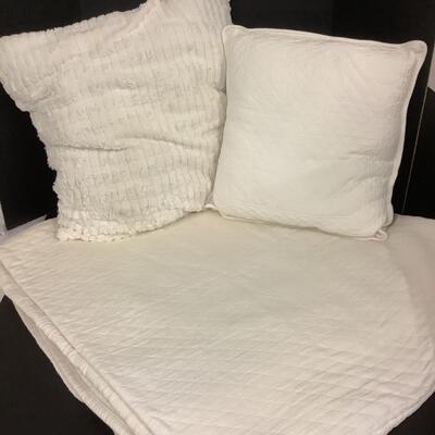 F - 1006 Williamsburg Bedspread / Pillow, Cream Colored Decorative Throw Pillow