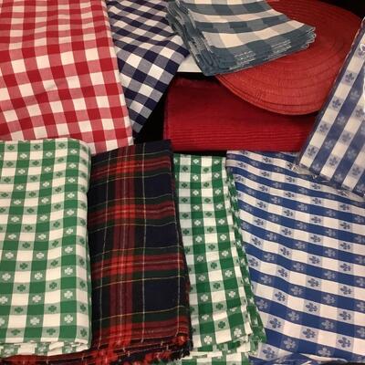 F - 1028 Fun Checked Table Linens, Napkins, Placemats , Apron