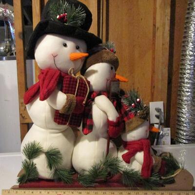 #16 Three Snowmen decor