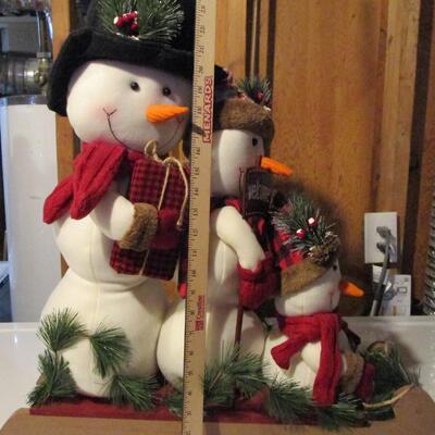 #16 Three Snowmen decor