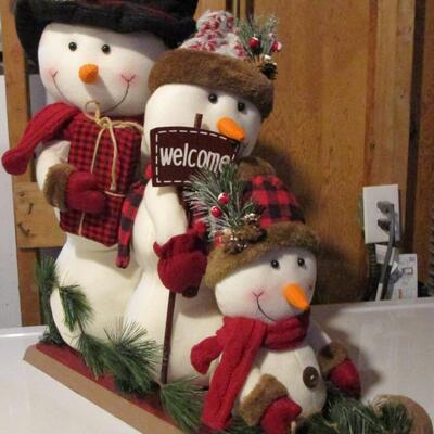 #16 Three Snowmen decor