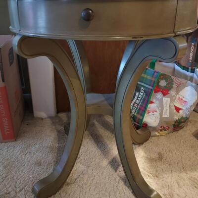 #20 Accessory table, round 24" across x 27" high, Solid Hardwood