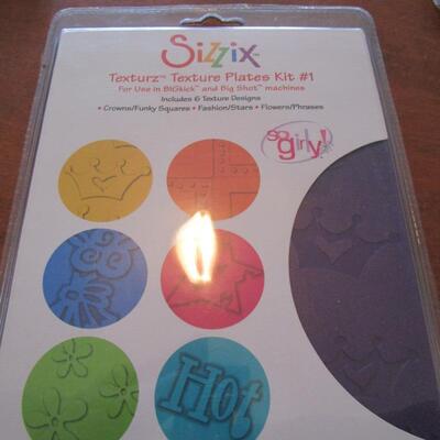 #106 Sizzix Texturz texture plates kit#1