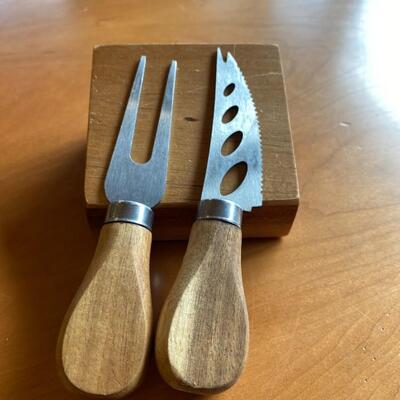 Magnetic charcuterie serving set, knife and fork
