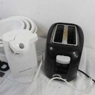 11 pc Kitchen: Toaster, Electric Can Opener, Mixing bowls, Garlic Grinder