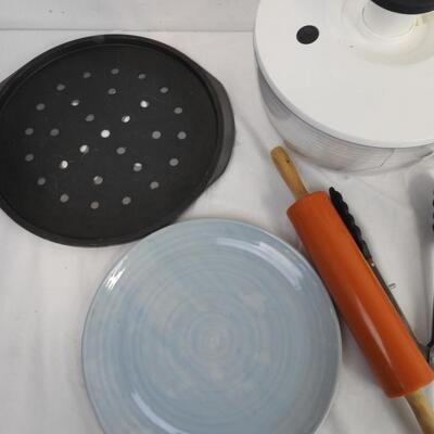 15 pc Kitchen: Salad Spinner, Metal Bowls, Spatulas, Ceramic Plates, Rolling Pin