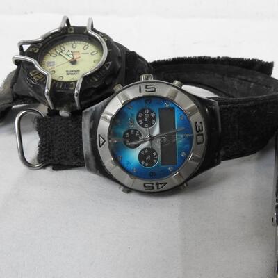 5 Men's Wartches. Needing Batteries/Repairs Lorus, Kenneth Cole Reaction, Utmost