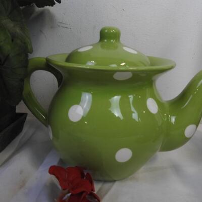 8 pc home decor, Polka Dot Tea Pot, faux Plant, Green Candle