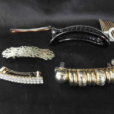 Costume Jewelry: 18 Hair Clips, Gold Colored
