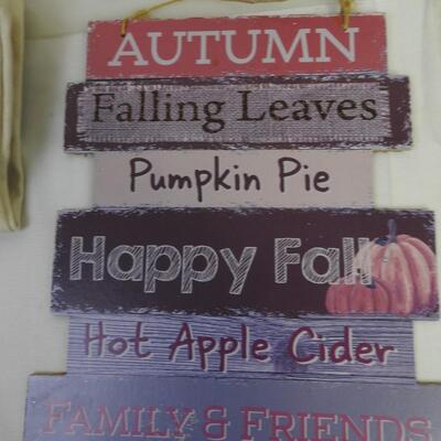 Halloween Lot: Skull Decor, Lawn Stake Pumpkins
