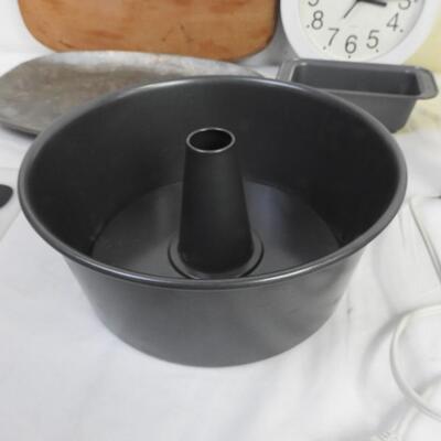 13 pc Kitchen Lot: Cupcake Tin, Small Bread Pan, Clock