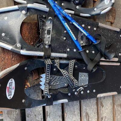 Men's snowshoes with poles