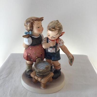 Hummel Figurine â€œBath Timeâ€ Tmk6 412