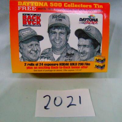 Item 2021 Collector's tin with Film