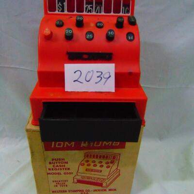 Item 2039 Toy cash register