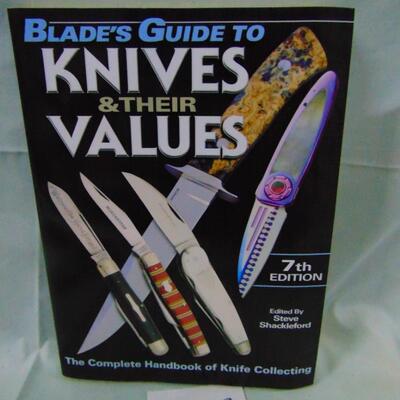 Item 2103 Knife book