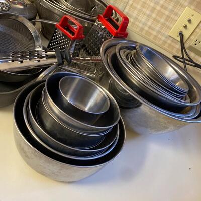 BIG Assortment of Pots and Pans and Kitchen Items