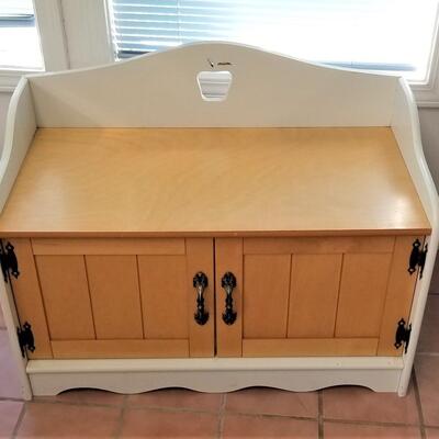 Lot #44 Contemporary Country Style Storage Bench