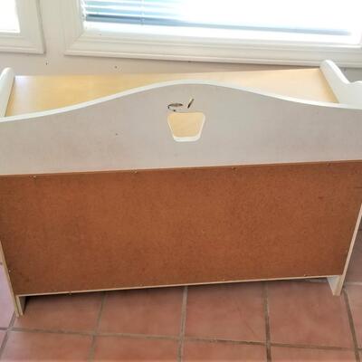 Lot #44 Contemporary Country Style Storage Bench