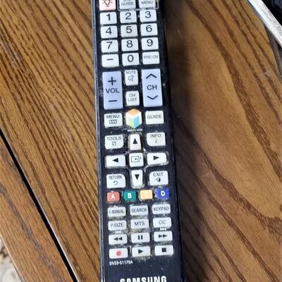 Lot #46  SAMSUNG  LED 48" Flat Screen tv w/remote - SMART TV
