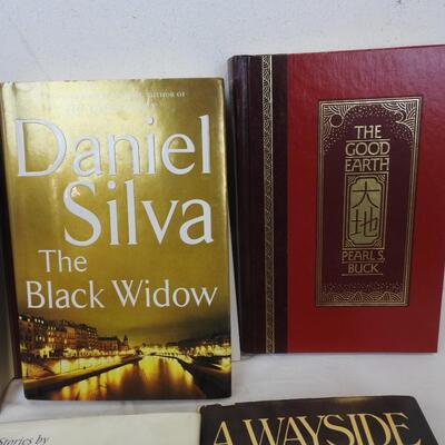 8 Fiction Hardback Books: The Da Vinci Code to the Black Widow