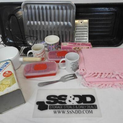 Kitchen Lot: 3 Pans, Pink Placemats, 3 Mugs, Small White Pot, Metal Saltine TIn