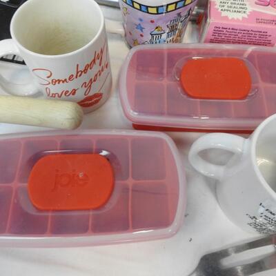 Kitchen Lot: 3 Pans, Pink Placemats, 3 Mugs, Small White Pot, Metal Saltine TIn