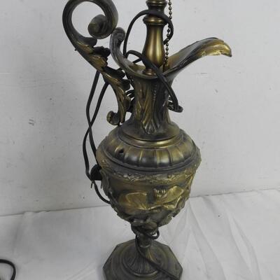 2 Lamps Gold/Brass tone, Leaf Design, Both Work, No Lamp Shades