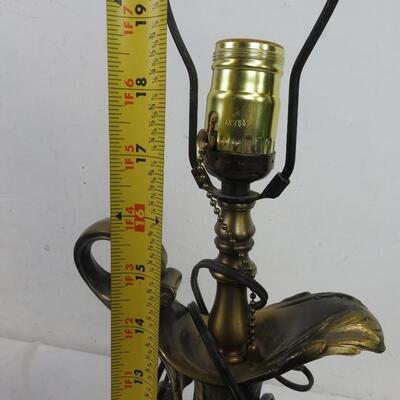 2 Lamps Gold/Brass tone, Leaf Design, Both Work, No Lamp Shades