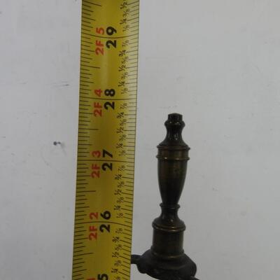 2 Lamps Gold/Brass tone, Leaf Design, Both Work, No Lamp Shades