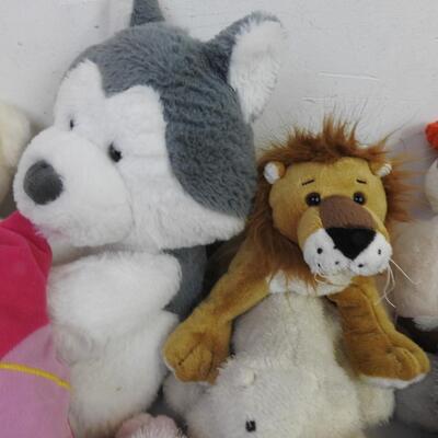 15 Assorted Stuffed Animals: Huskie Dog to Lion to Green Cute Dinosaur