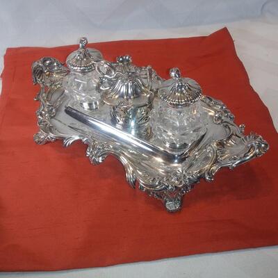 Exquisite Inkwell Desk Set