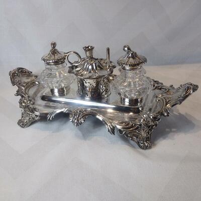 Exquisite Inkwell Desk Set
