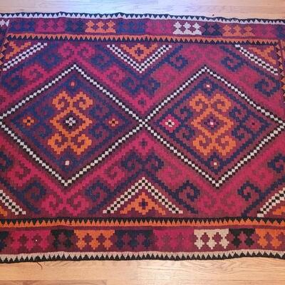 Lot 81: Antique/Vintage Persian Rug