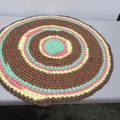 Handmade 'Target' Hook Rug