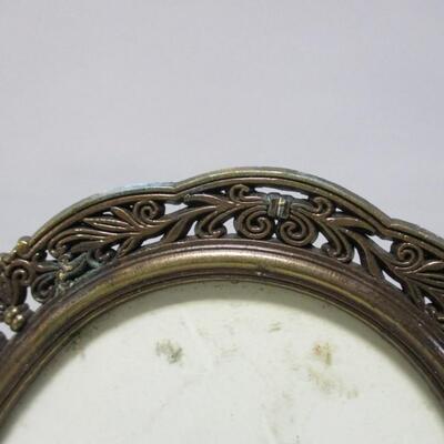 Two Nantucket Metal Oval Picture Frames & 1 With Portrait