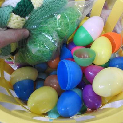 3 Easter Bunnie Baskets, 1 Plastic Basket with Eggs, Grass and Mini Bunnies