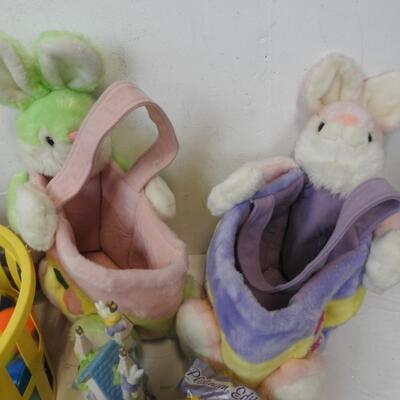 3 Easter Bunnie Baskets, 1 Plastic Basket with Eggs, Grass and Mini Bunnies