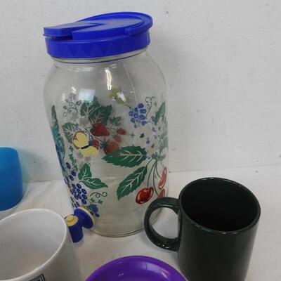 Lemonade Dispenser, 4 Mugs, Magnets, 5 Brita  Water Filters, Straws etc.