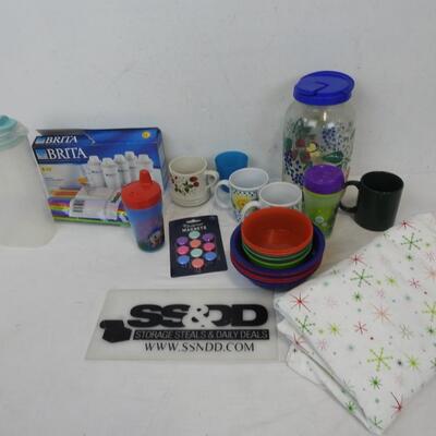 Lemonade Dispenser, 4 Mugs, Magnets, 5 Brita  Water Filters, Straws etc.