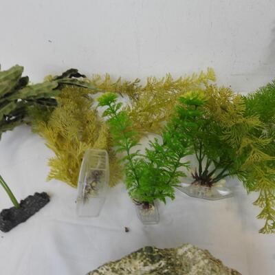 Fish Tank Faux Shrubs and Plants, Rocks and DÃ©cor, Small House, Cleaning Brush