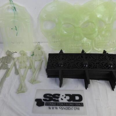Halloween Lot: Small Spider Fences, Glow In the Dark Skeletons