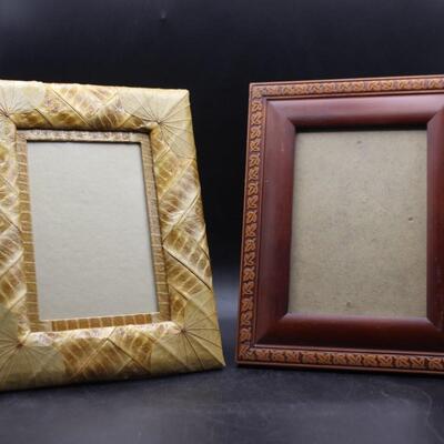 Pair of Wood Picture Frames 5x7 4x6
