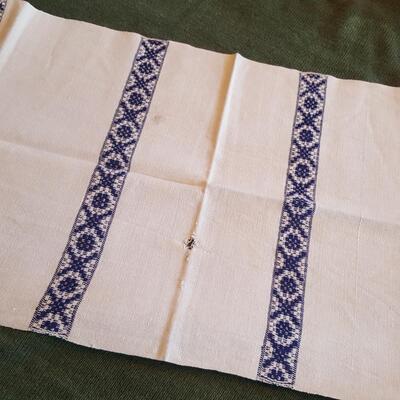 Vintage Shaker Furniture Scarf