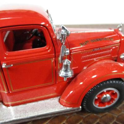 Signature 1/24 East Greenwich Fire Truck