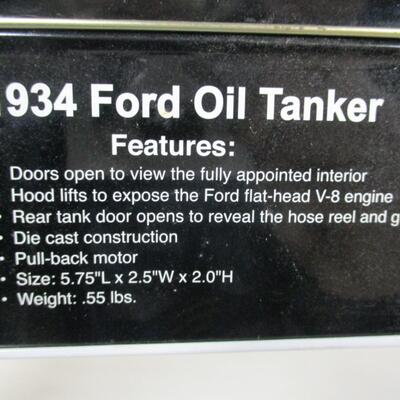 1934 Ford Oil Tanker - Harley Davidson 1/43 Scale