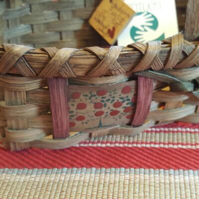 Shaker-Style Market Basket