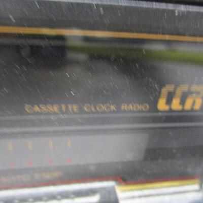 Vintage Soundesign AM/FM Electronic Clock Radio Cassette Tape Player Model 3827
